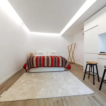 Estudio Candida, One Place … ナザレ